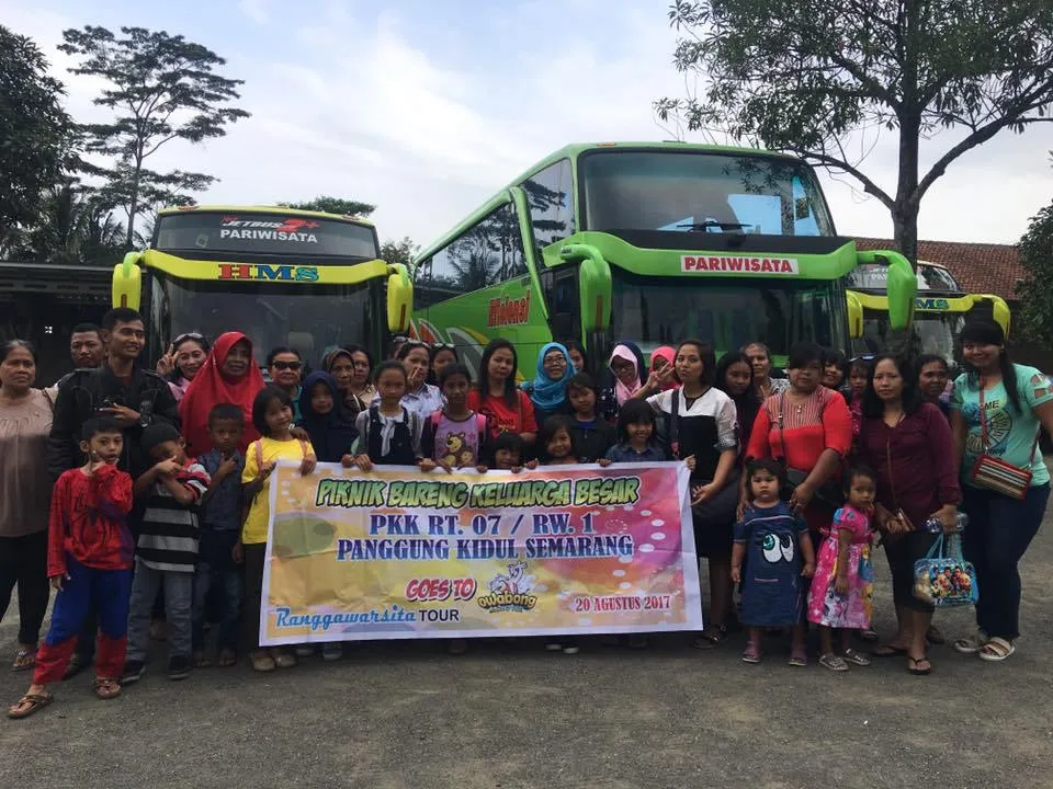 Sewa Bus Pariwisata